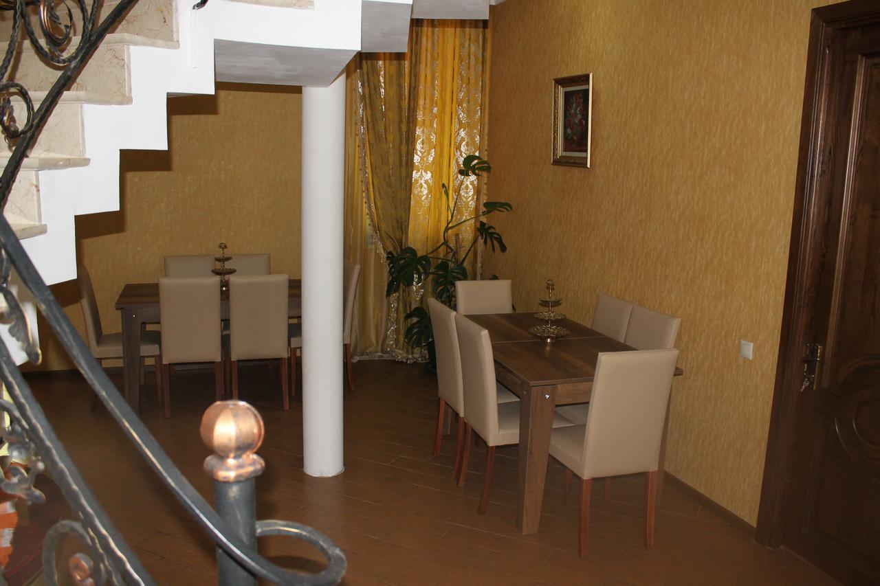 Green Guest House Kutaisi Exterior photo