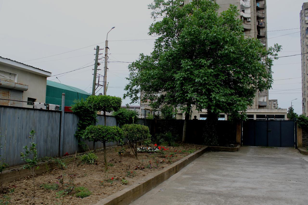 Green Guest House Kutaisi Exterior photo